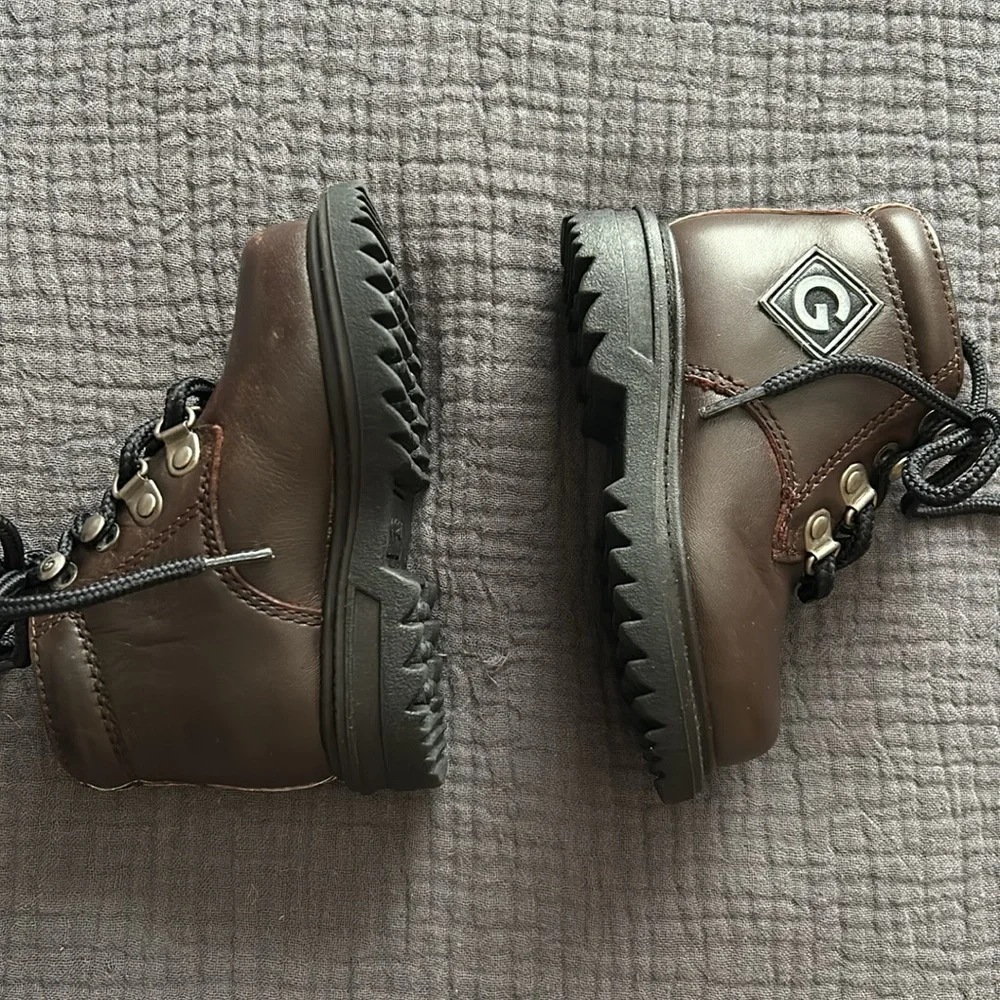 Gymboree leather boots with reflective strip